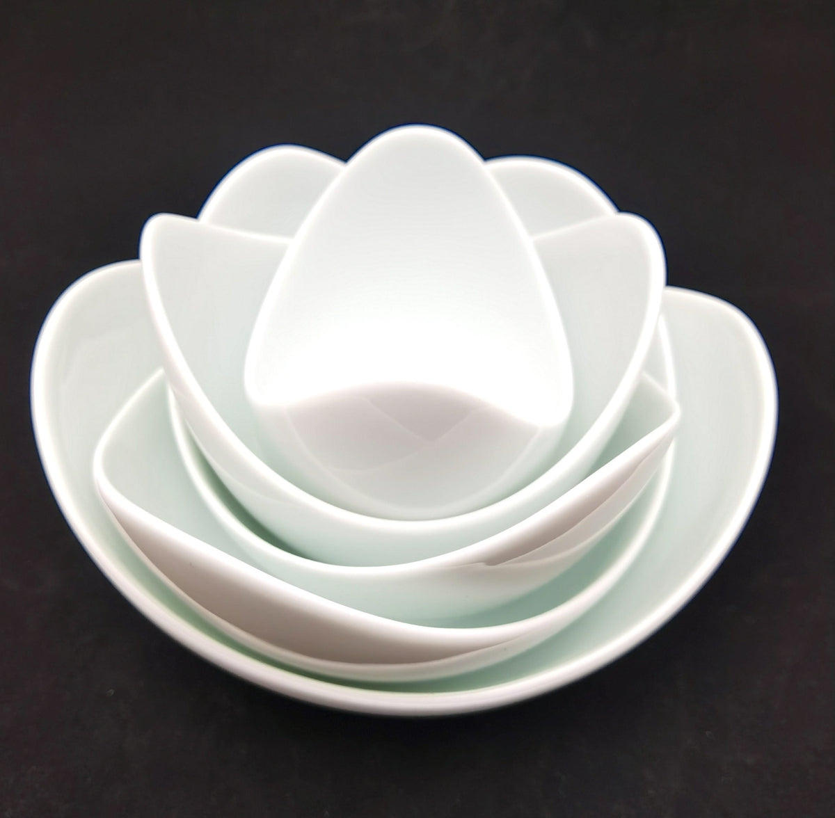 Styling Porcelain Vases & Bowls: Minimalist Home Tips
